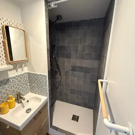 Cosy Sur La Festive Rue Du Fbg Saint-denis Apartamento Paris